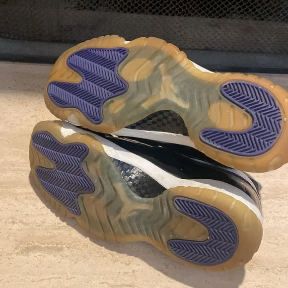 Vintage OG Jordan High-Top Sneakers - Picture 4 of 4